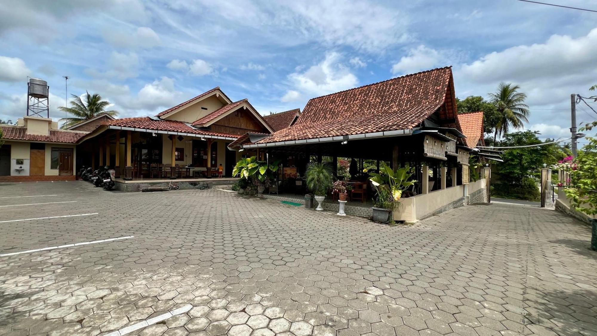 Oku Guest House Giri  Exterior photo